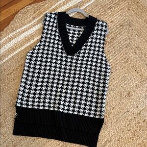 Amazon Black and White Houndstooth Women's Tunic